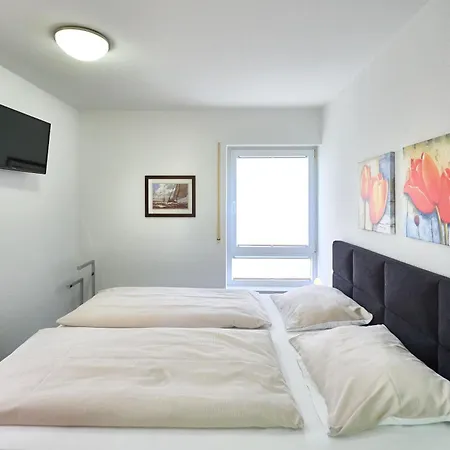 Strandburg, 5 Apartment *