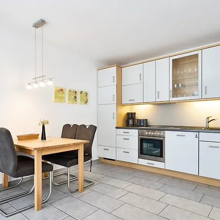 Strandburg, 5 Apartment